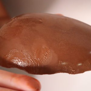 imagem casca de ovo chocolate com erro temperagem
