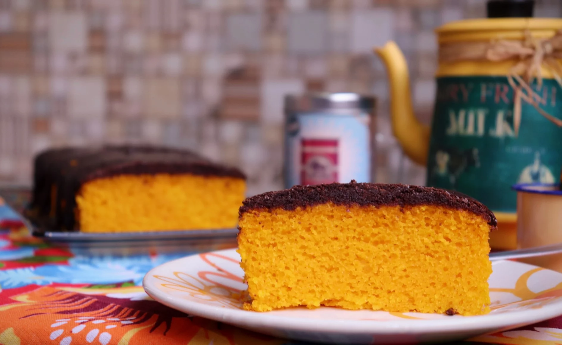 imagem bolo de cenoura com cobertura de chocolate