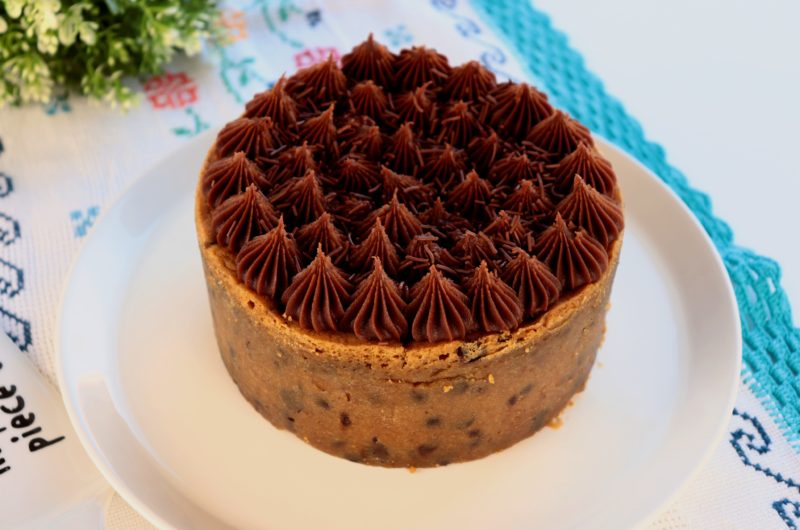 Bolo Cookie com Brigadeiro (Cookie Cake)