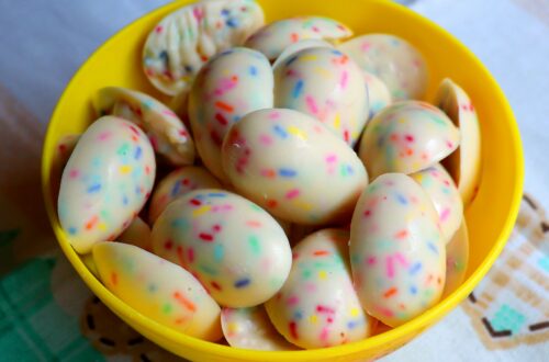 imagem mini ovos de páscoa colorido