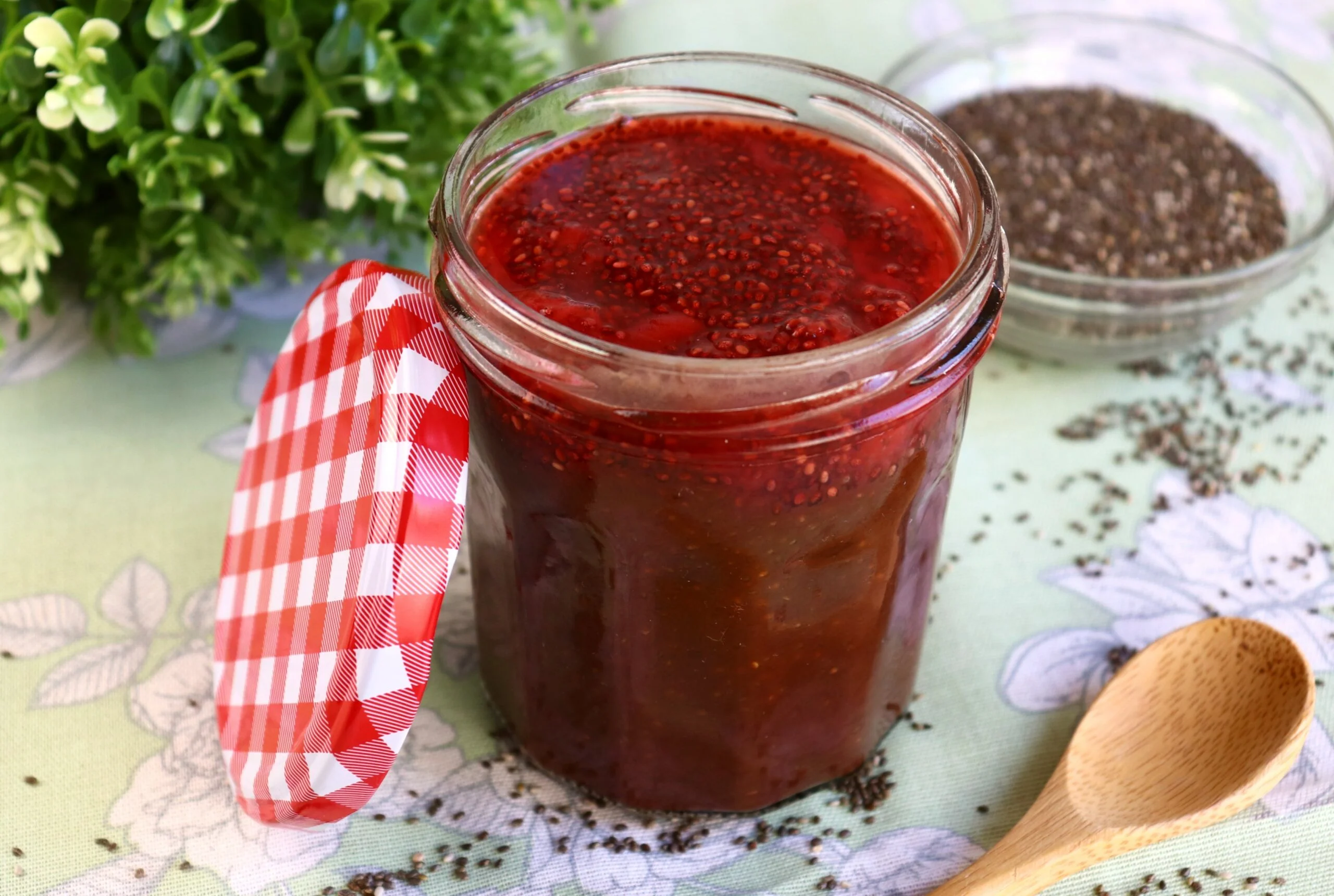 Pudim de Chia de Chocolate com Morango