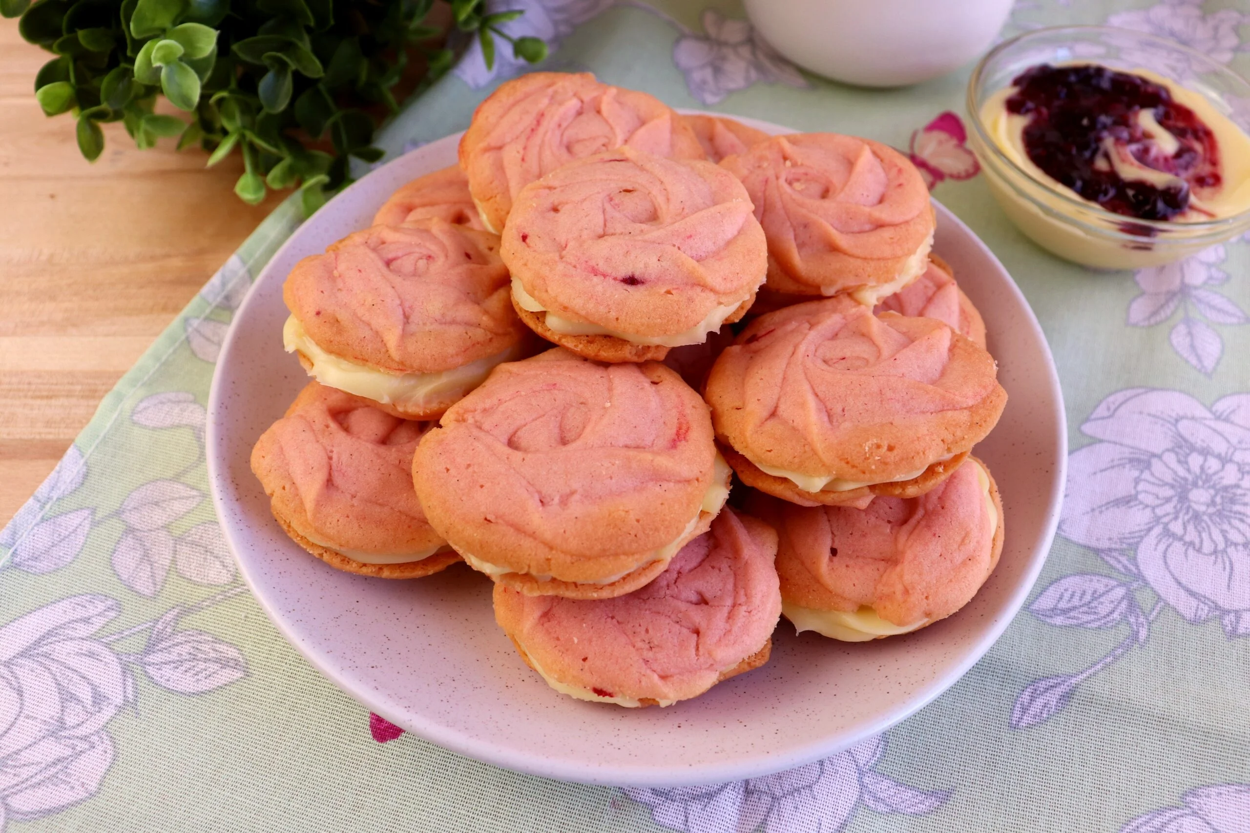 Biscoito Amanteigado Roseta Recheado